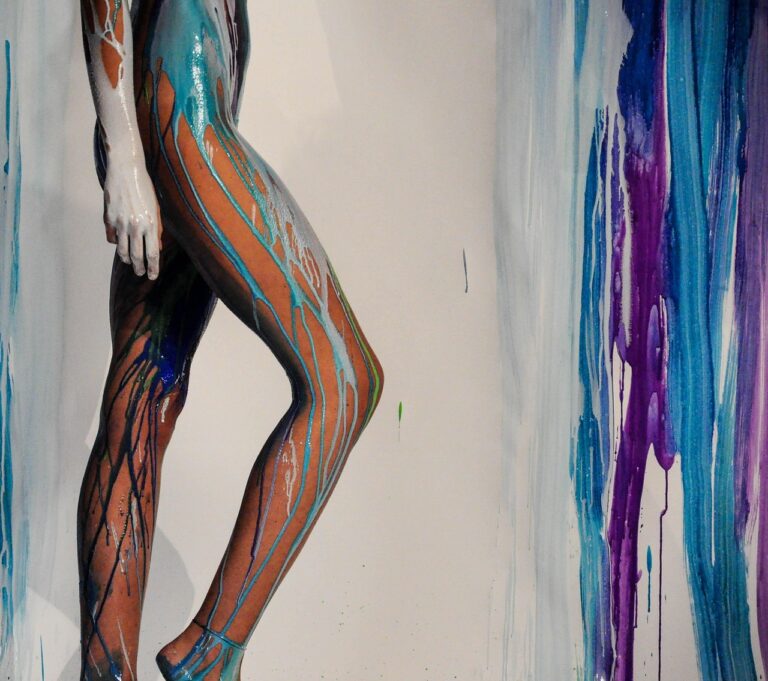 Painting stands and clips: holding a part without touching it